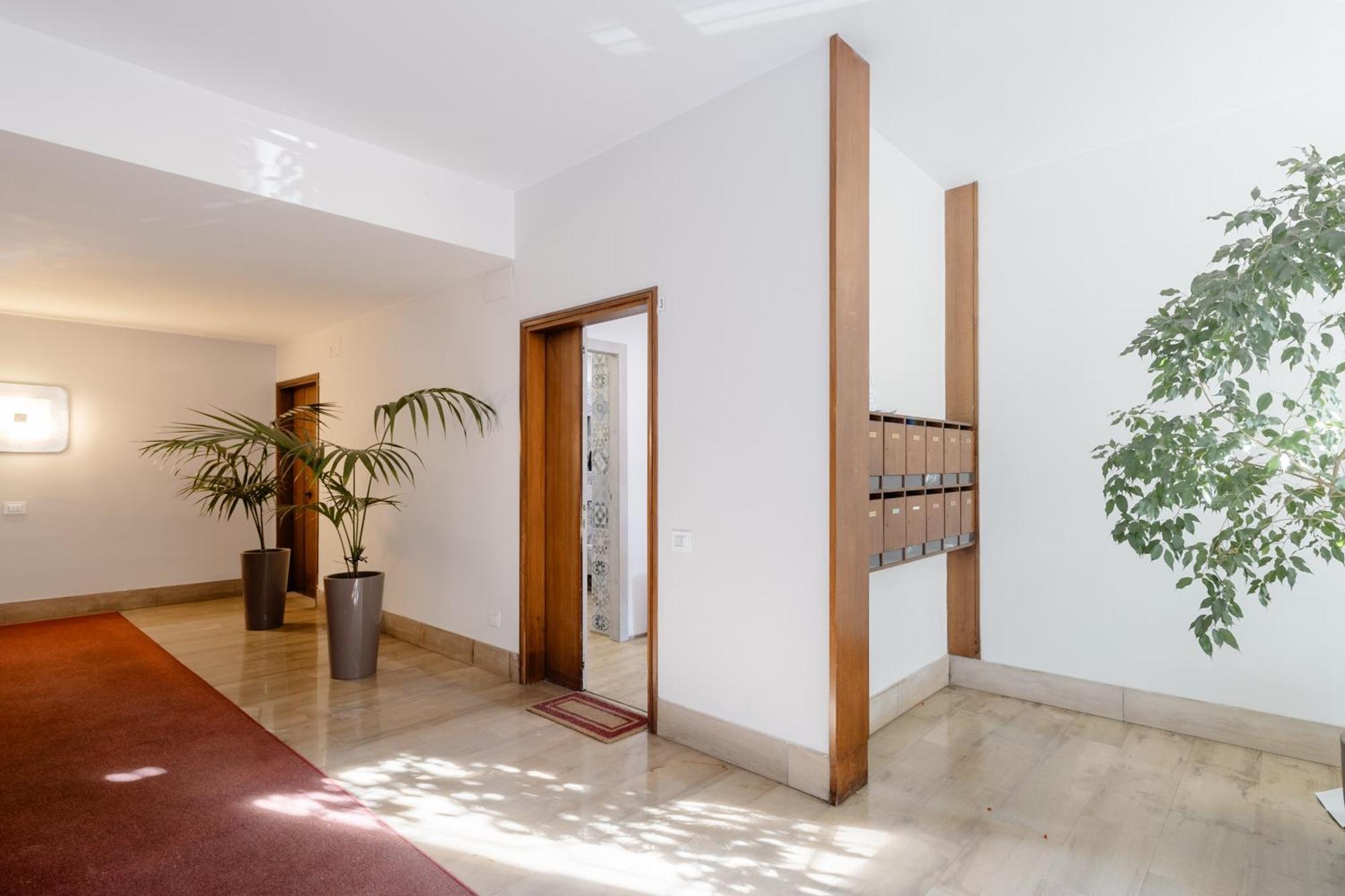 Open The Classic Wooden Shutters At A Cozy City Nest Firenze Kültér fotó